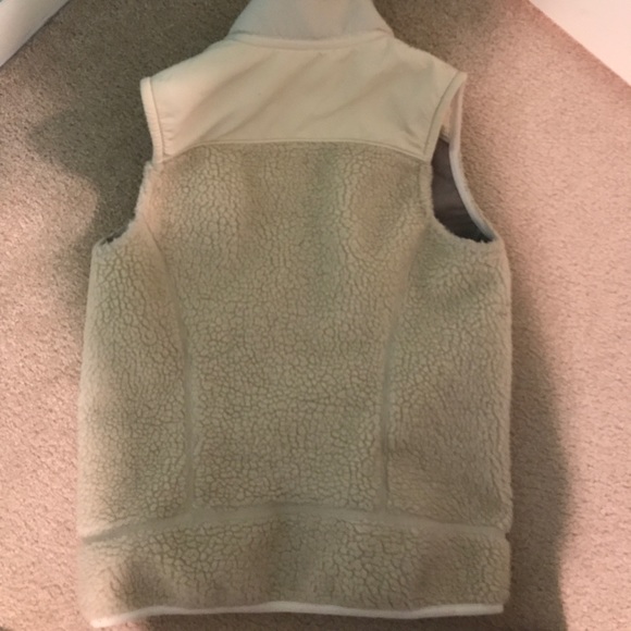 Women's Cream Patagonia Vest - Picture 3 of 5